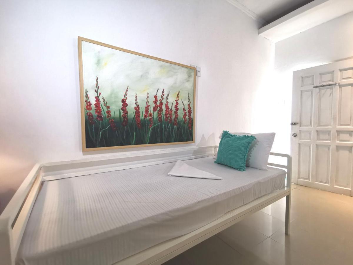 La Vida Hostel Samal Island Екстер'єр фото